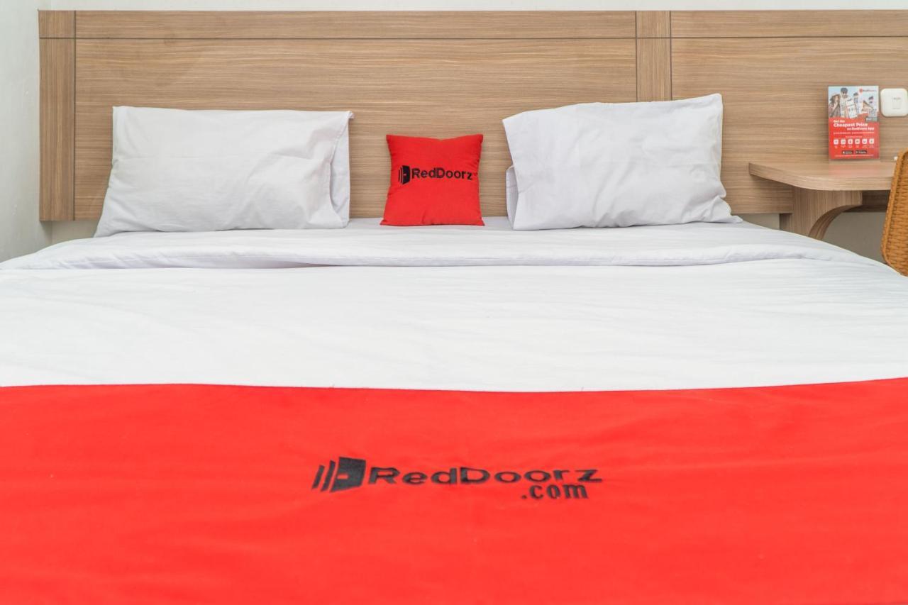 Reddoorz @ Jalan Wahidin Medan Hotel Екстериор снимка